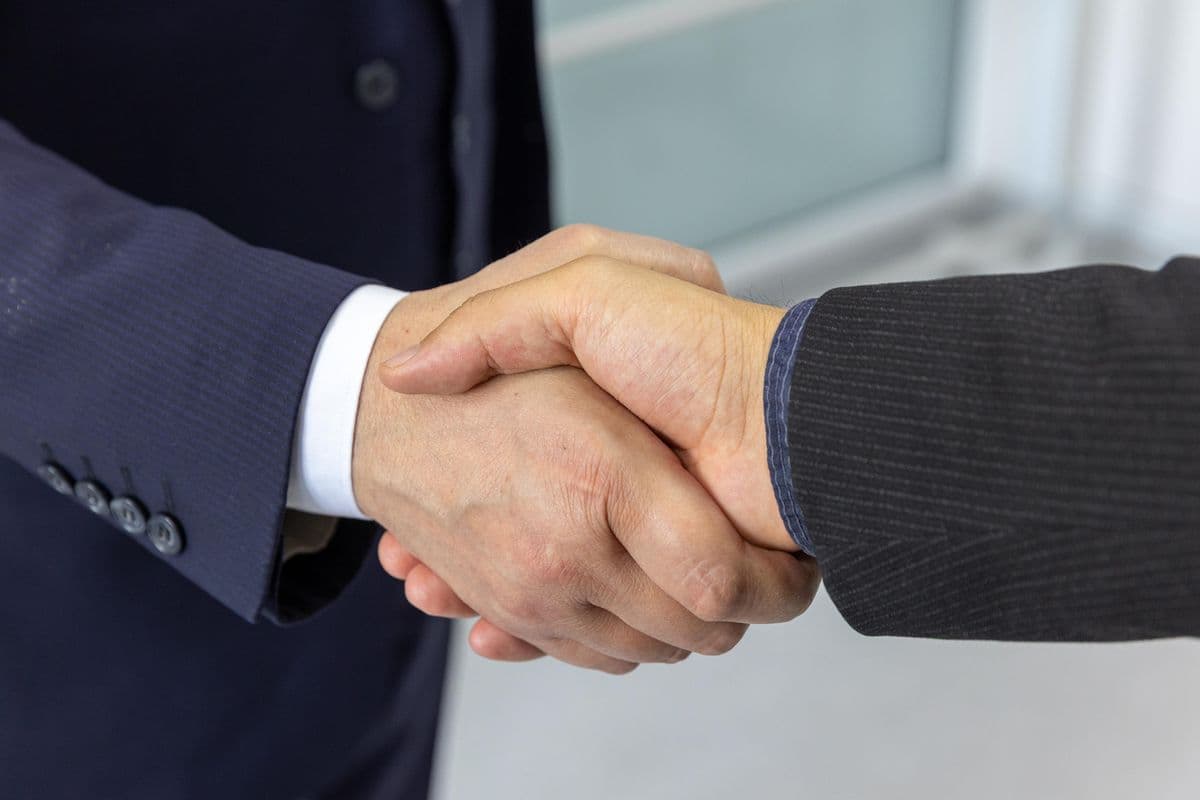 A new partner being welcomed during an onboarding meeting